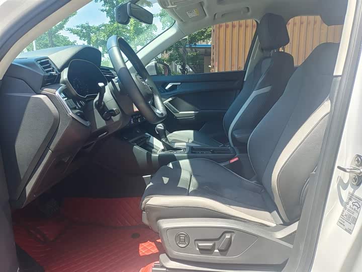 Фото 4 - Audi Q3