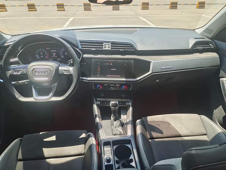 Фото 6 - Audi Q3