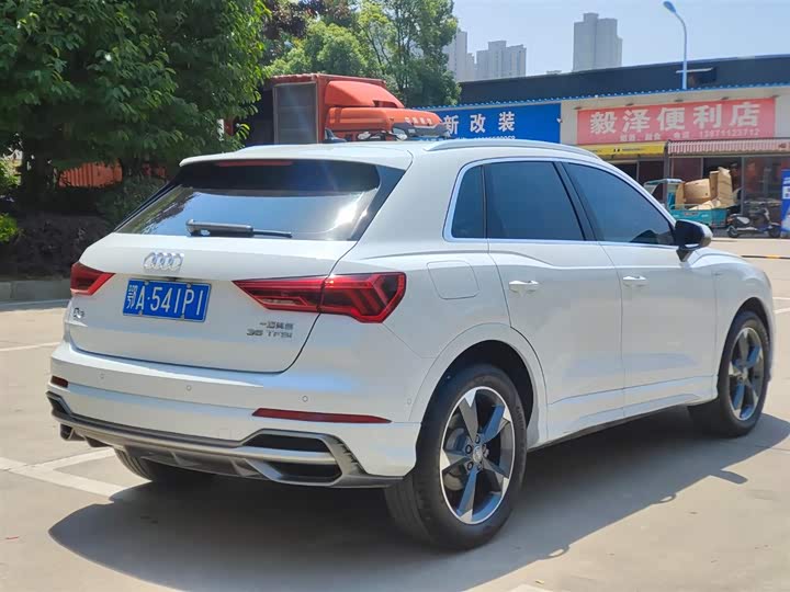 Фото 7 - Audi Q3