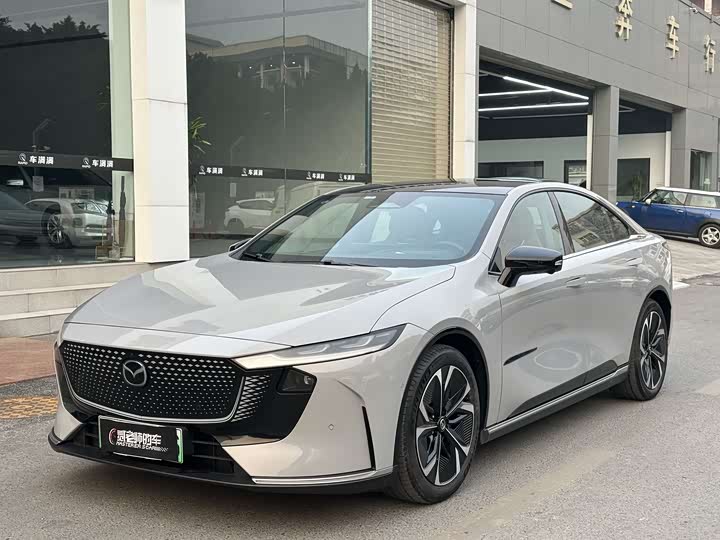 Фото 1 - Mazda EZ-6