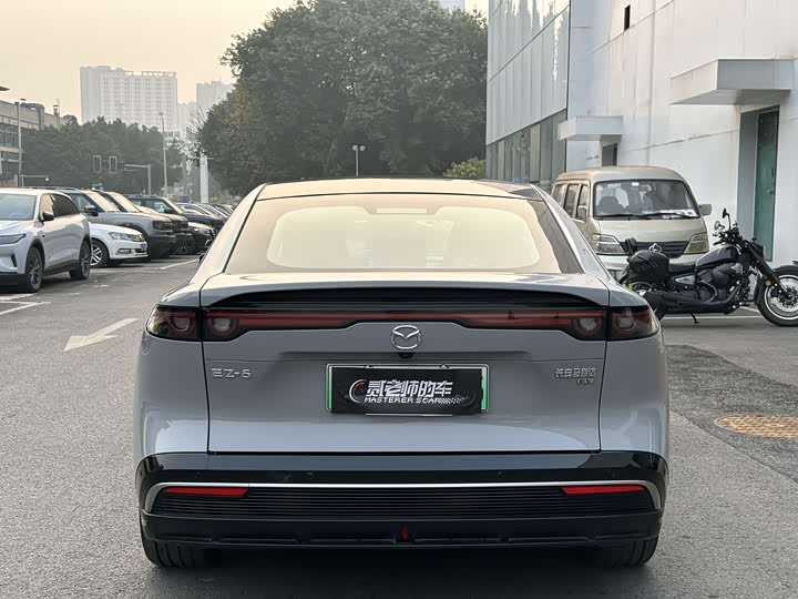 Фото 5 - Mazda EZ-6