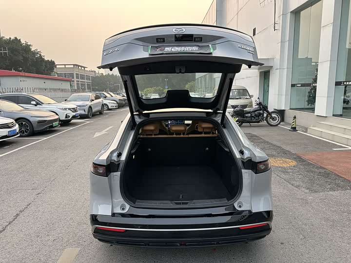 Фото 8 - Mazda EZ-6