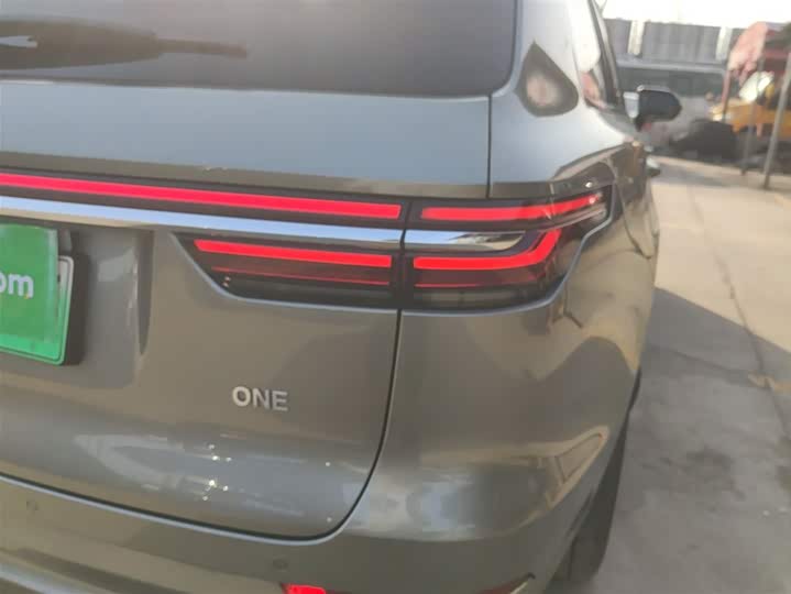 Фото 8 - LiXiang One