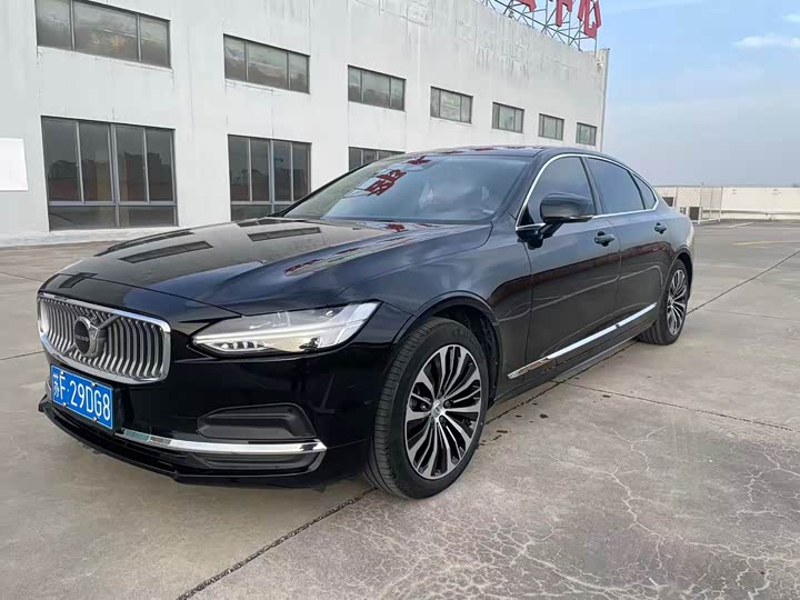 Фото 2 - Volvo S90