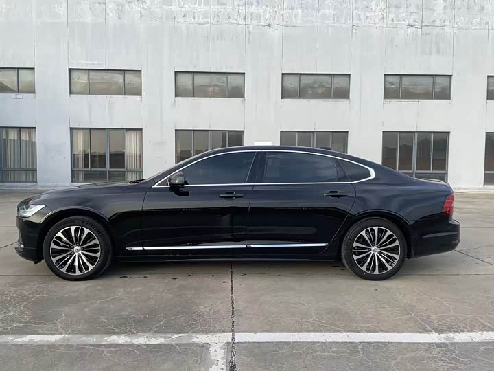 Фото 3 - Volvo S90