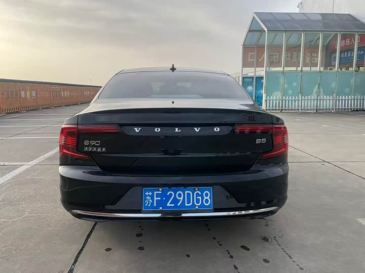 Фото 5 - Volvo S90