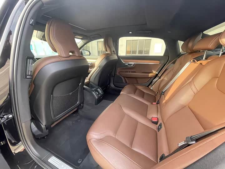 Фото 7 - Volvo S90