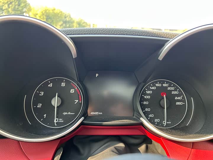 Фото 9 - Alfa Romeo Giulia