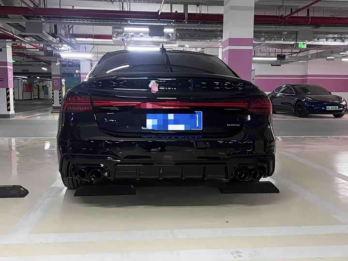 Фото 6 - Audi A7L