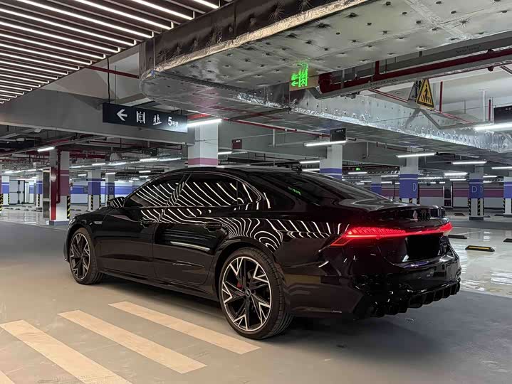 Фото 7 - Audi A7L