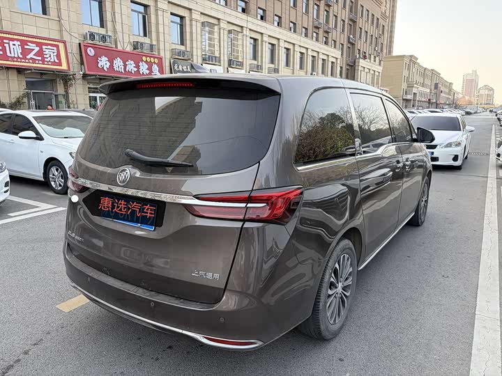 Фото 9 - Buick GL8 ES