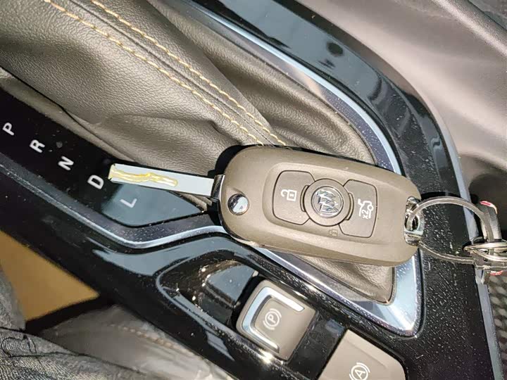 Фото 9 - Buick Verano