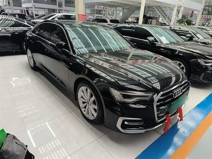 Фото 4 - Audi A6L