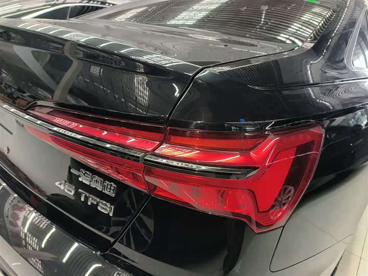 Фото 8 - Audi A6L