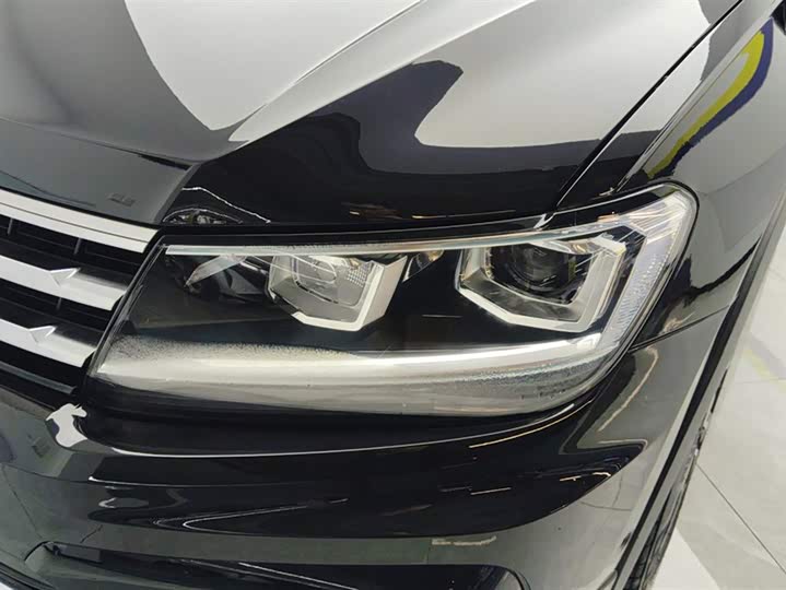 Фото 5 - Volkswagen Tiguan L Pro