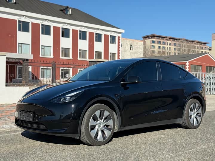 Фото 1 - Tesla Model Y