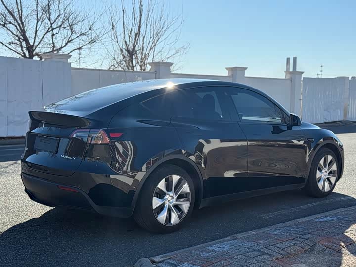 Фото 5 - Tesla Model Y