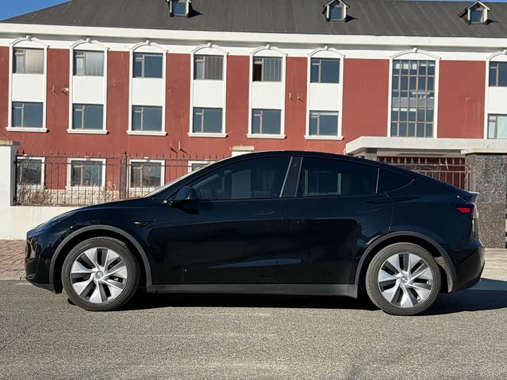 Фото 8 - Tesla Model Y