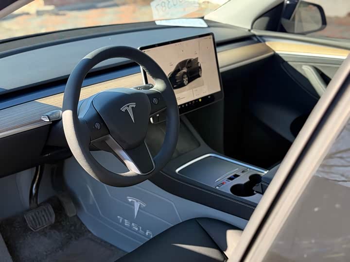 Фото 9 - Tesla Model Y