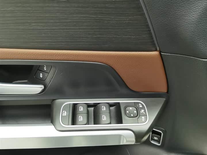 Фото 9 - Mercedes-Benz GLB-Class