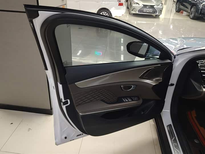 Фото 7 - BYD Han