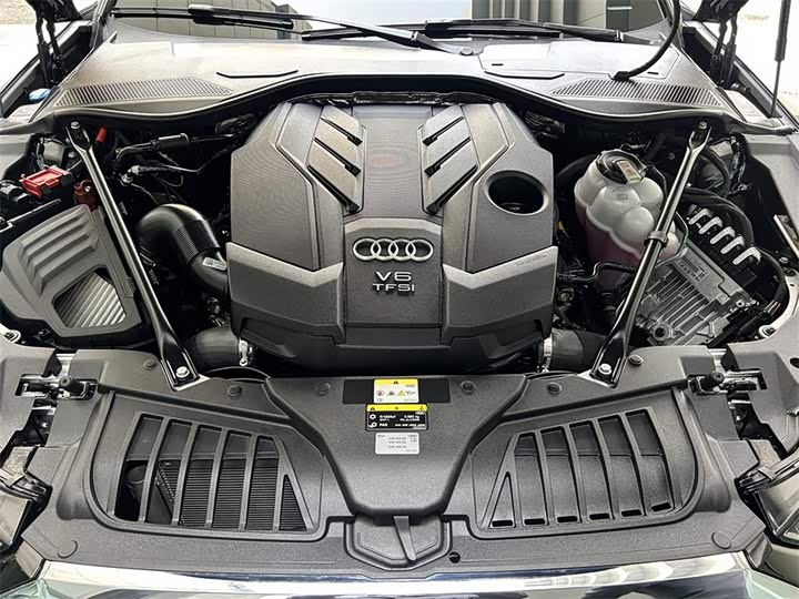 Фото 8 - Audi A8