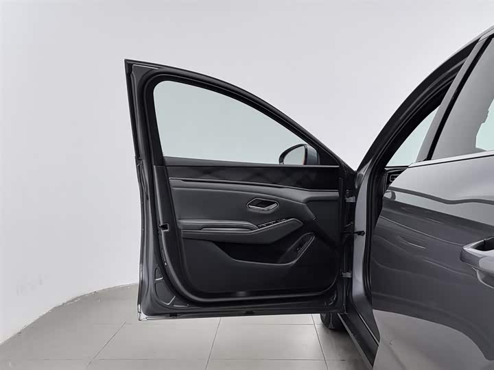 Фото 8 - BYD Qin L