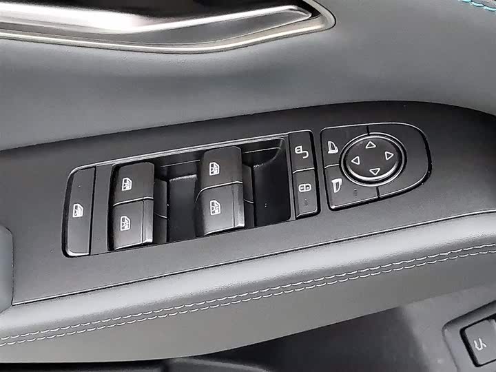 Фото 9 - BYD Qin L