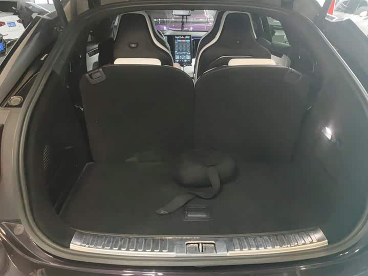 Фото 4 - HiPhi X