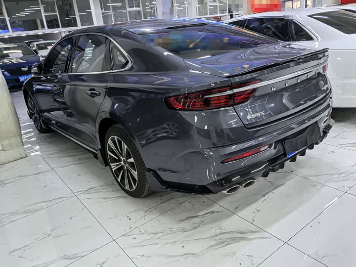 Фото 4 - Geely Preface