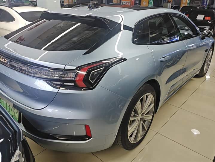 Фото 3 - Zeekr 001