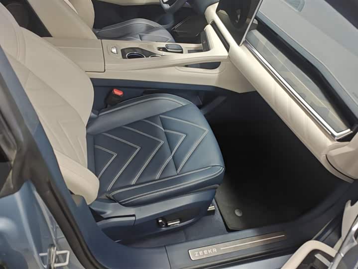 Фото 8 - Zeekr 001
