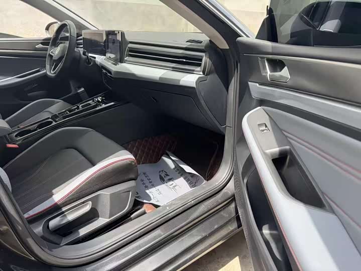 Фото 9 - Volkswagen Lamando L