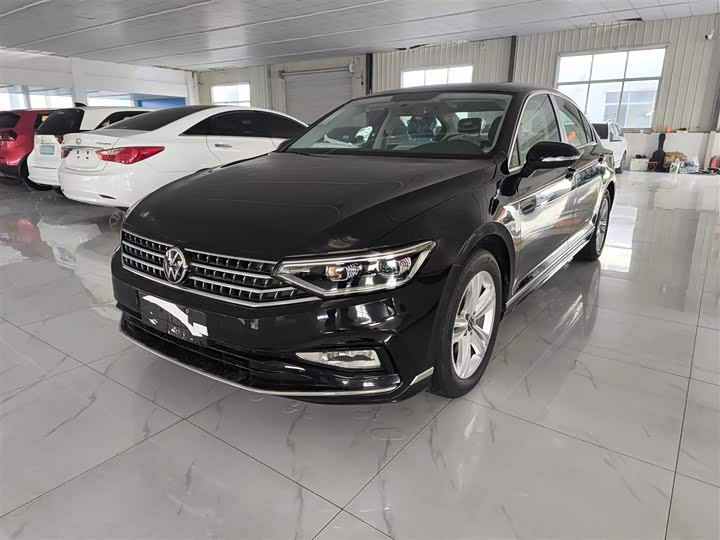 Фото 2 - Volkswagen Magotan