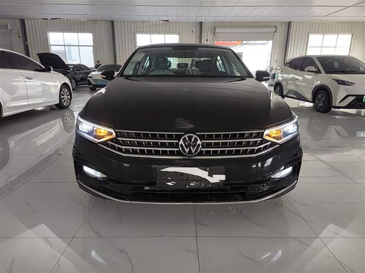 Фото 3 - Volkswagen Magotan