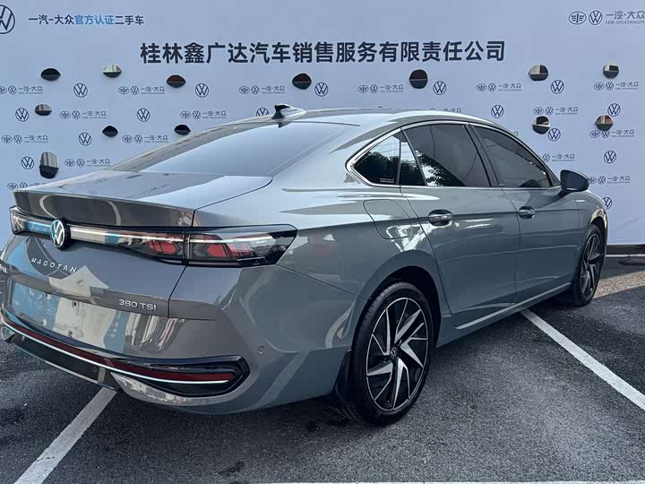 Фото 4 - Volkswagen Magotan