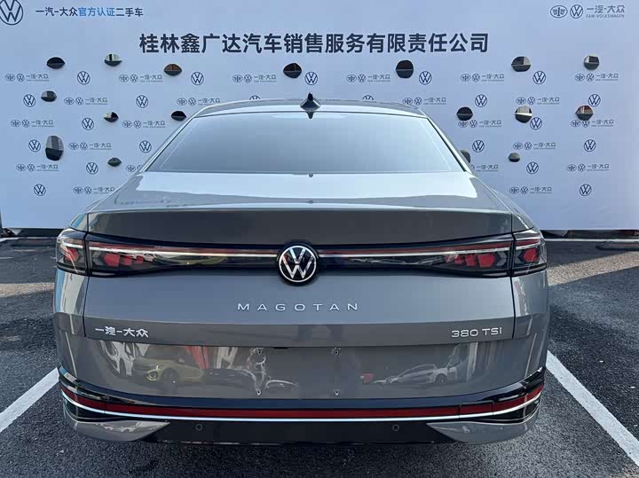 Фото 5 - Volkswagen Magotan