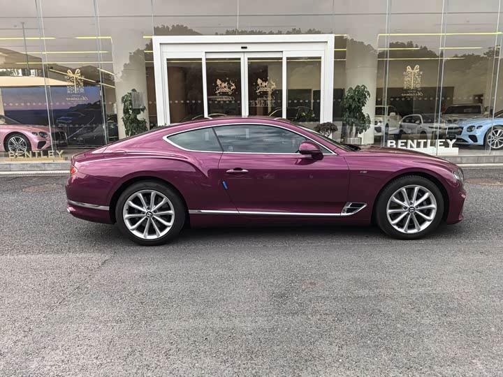 Фото 3 - Bentley Continental GT