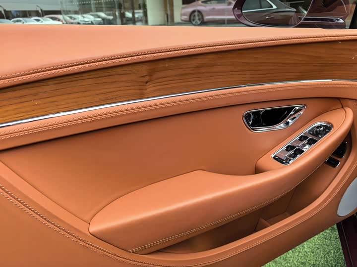 Фото 9 - Bentley Continental GT