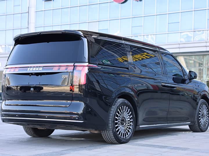 Фото 5 - Zeekr 009