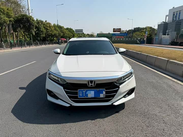 Фото 2 - Honda Accord