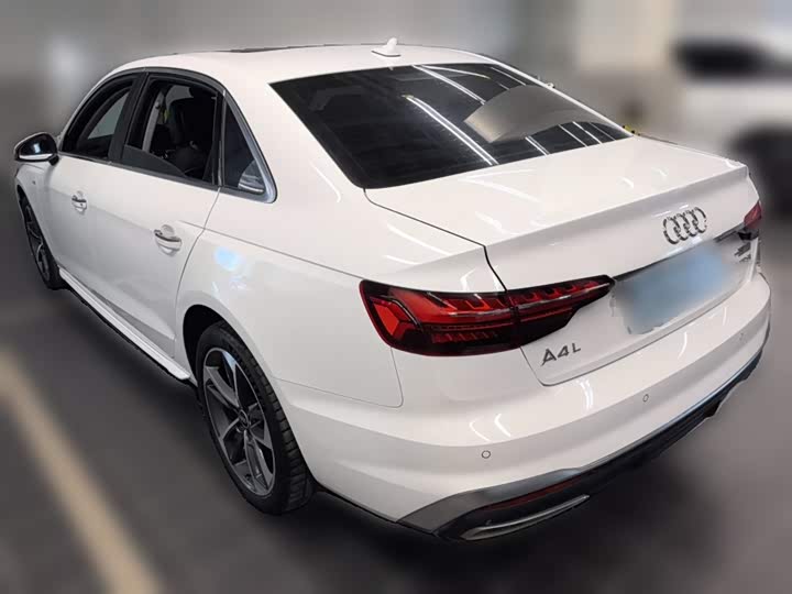 Фото 8 - Audi A4L