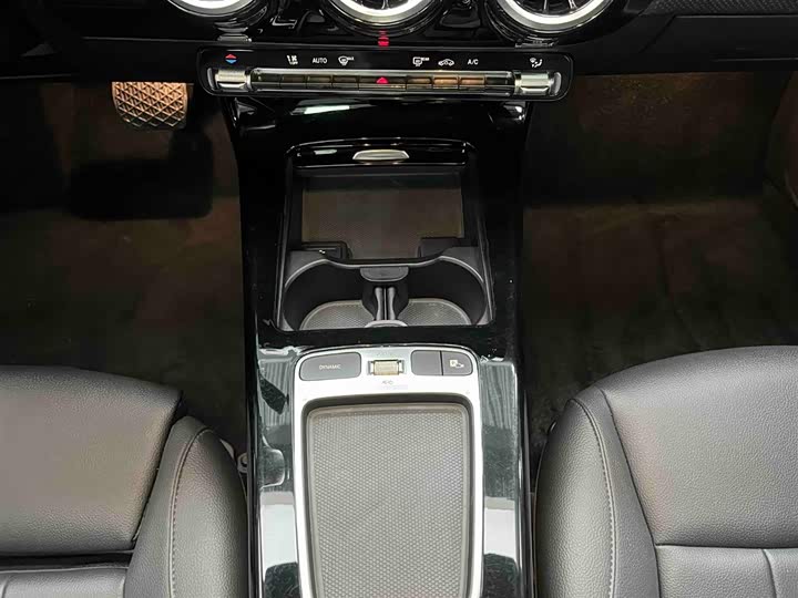 Фото 6 - Mercedes-Benz A-Class