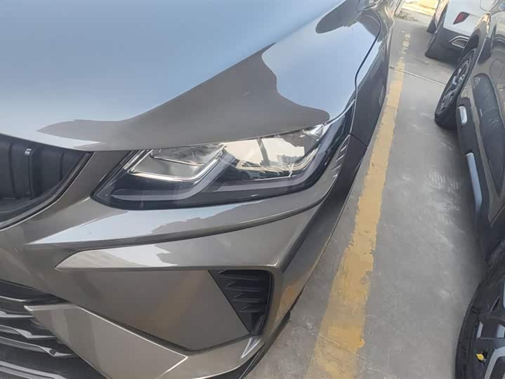 Фото 5 - Geely Coolray