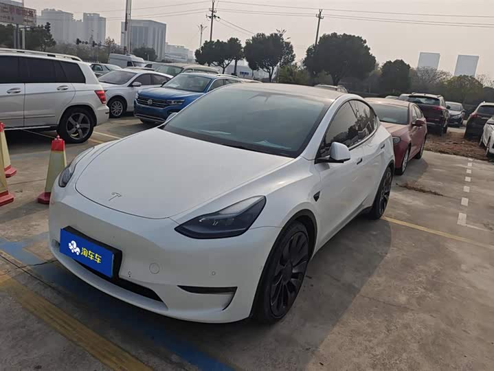 Фото 1 - Tesla Model Y