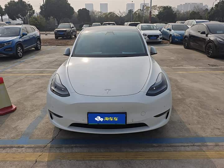 Фото 2 - Tesla Model Y