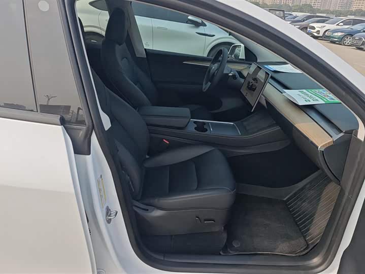 Фото 8 - Tesla Model Y