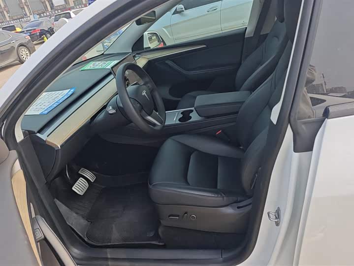 Фото 9 - Tesla Model Y