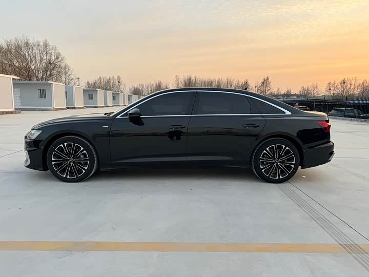 Фото 4 - Audi A6L