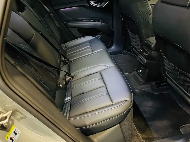 Фото 8 - Audi Q4 e-tron